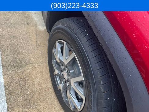Used 2023 GMC Acadia SLE w/ Driver Convenience Package FWD image 11
