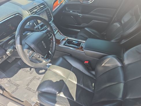 Used 2020 Lincoln Continental w/ Premium Package FWD image 16