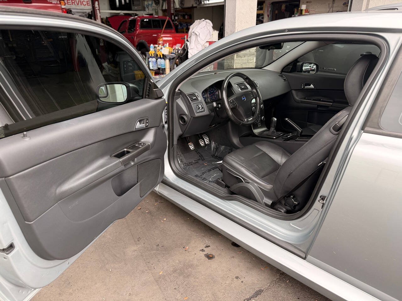 Used 2009 Volvo C30 T5 FWD image 2