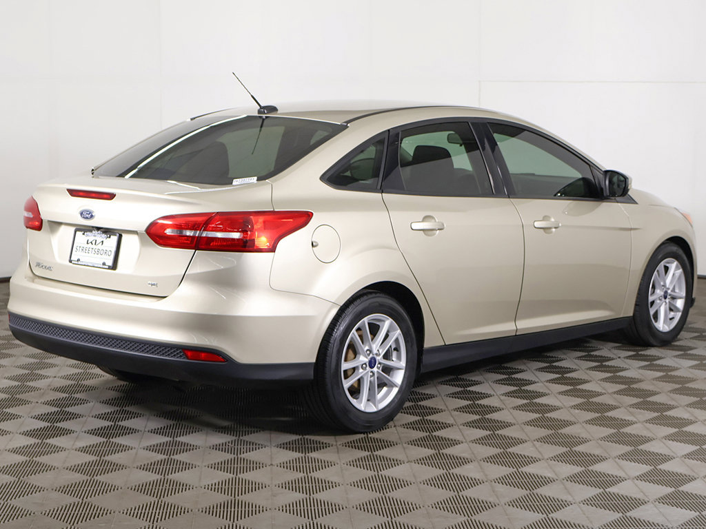 Used 2018 Ford Focus SE w/ Cold Weather Package FWD image 8