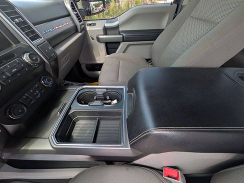 Used 2019 Ford F250 XLT w/ XLT Premium Package AWD/4WD image 17
