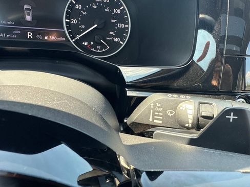 Used 2022 Nissan Pathfinder SL w/ SL Premium Package image 34