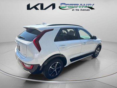 Used 2025 Kia Niro FWD image 4