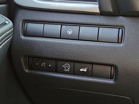 Certified 2023 Nissan Rogue SV w/ SV Premium B Package AWD/4WD image 23