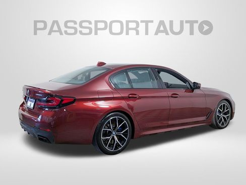 Used 2021 BMW M550i xDrive w/ Dynamic Handling Package image 6