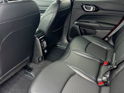 New 2026 Jeep Compass Latitude AWD/4WD image 8