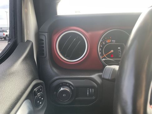 Used 2023 Jeep Wrangler Unlimited Rubicon w/ LED Lighting Group image 13