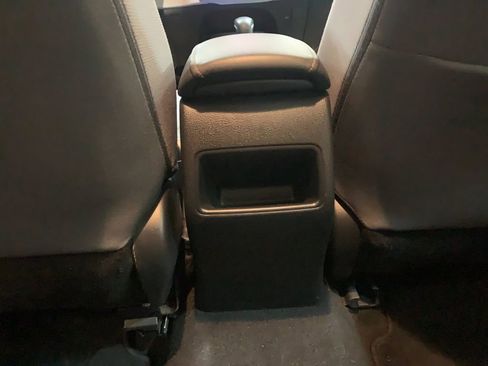 Used 2021 Toyota Corolla SE w/ Carpet Mat Package (TMS) image 15