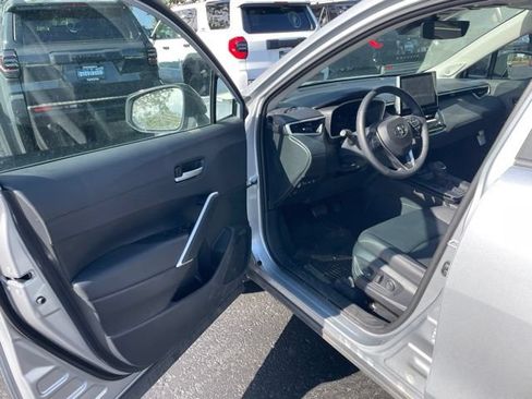 Used 2026 Toyota Corolla Cross XLE AWD/4WD image 9