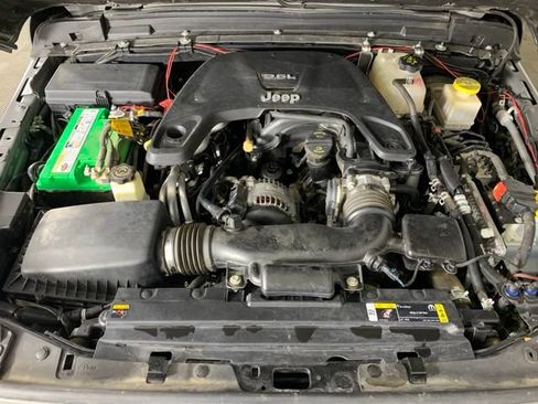 Used 2021 Jeep Gladiator Mojave AWD/4WD image 36