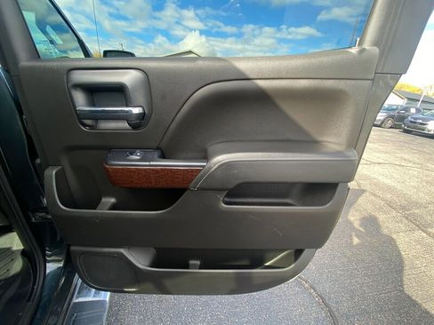 Used 2018 GMC Sierra 1500 SLT w/ Enhanced Driver Alert Package image 16