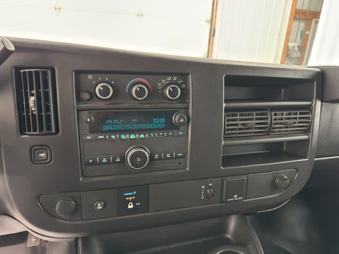 Used 2016 GMC Savana 3500 Work Van image 15