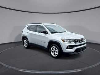 Used 2025 Jeep Compass Latitude video 2