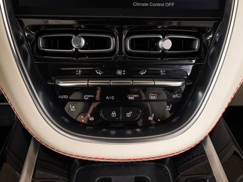 Used 2023 Aston Martin DBX AWD/4WD image 44