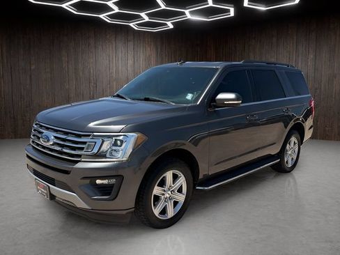 Used 2019 Ford Expedition XLT w/ Equipment Group 202A RWD image 3
