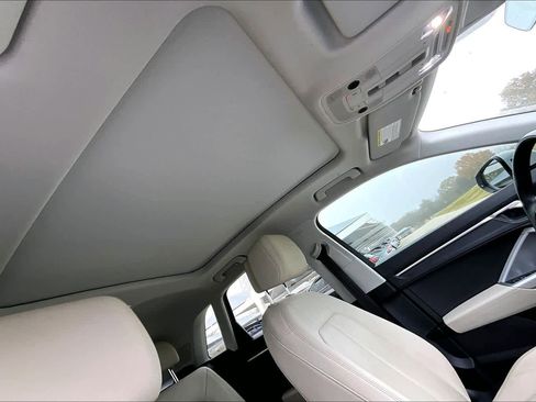 Used 2020 Audi Q3 2.0T Premium Plus w/ Premium Plus Package image 12