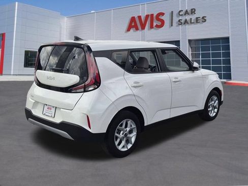 Used 2025 Kia Soul LX FWD image 6