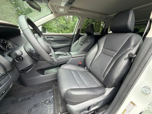 Used 2023 Nissan Rogue SV w/ SV Premium Package AWD/4WD image 17