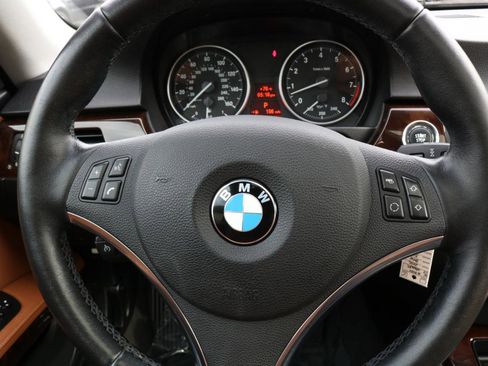 Used 2012 BMW 328i xDrive Coupe AWD/4WD image 18