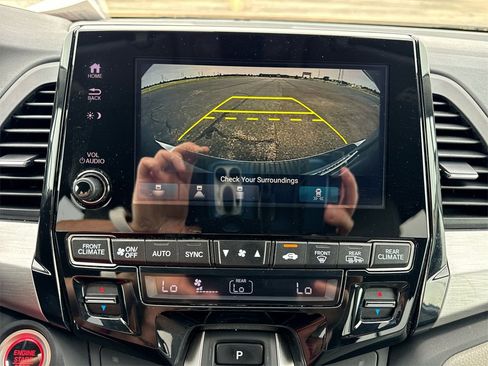 Used 2020 Honda Odyssey Touring image 17