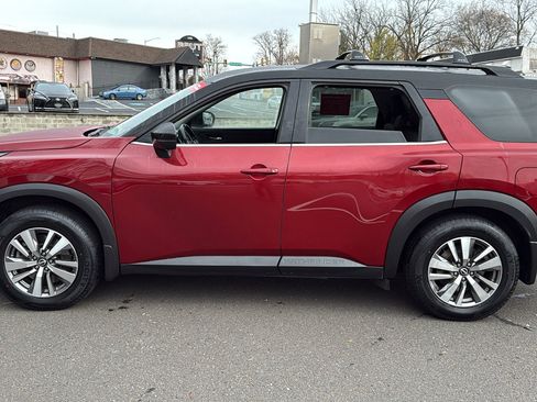 Certified 2022 Nissan Pathfinder SL image 4