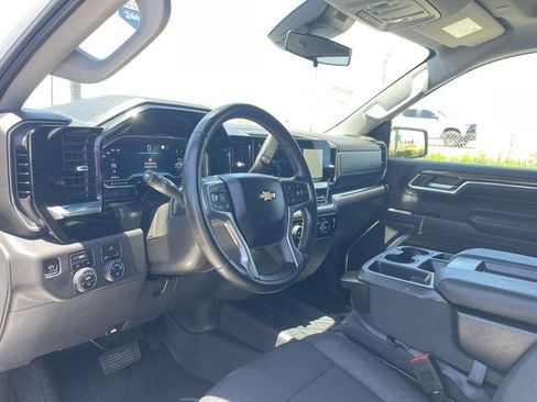 Used 2023 Chevrolet Silverado 1500 LT AWD/4WD image 10