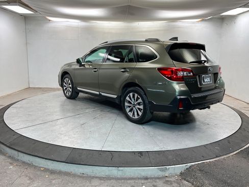 Used 2019 Subaru Outback 3.6R Touring image 3
