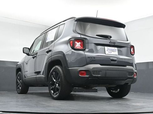 Used 2022 Jeep Renegade Altitude AWD/4WD image 31