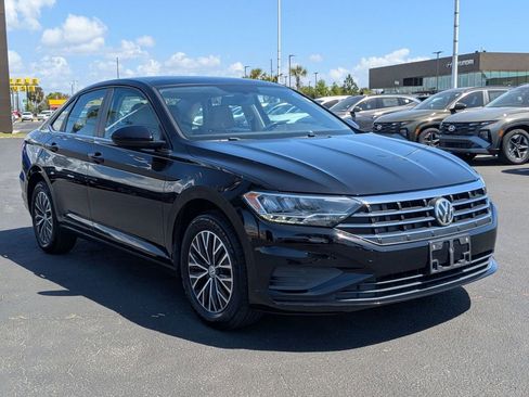 Used 2019 Volkswagen Jetta SE image 3