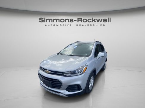 Used 2020 Chevrolet Trax LT w/ LT Convenience Package image 1