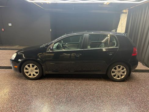 Used 2009 Volkswagen Rabbit S FWD image 4