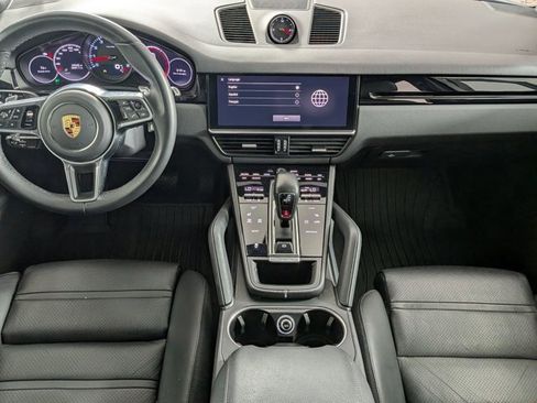 Certified 2023 Porsche Cayenne Platinum Edition image 20