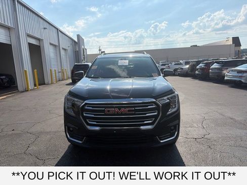 Used 2024 GMC Terrain SLT AWD/4WD image 2