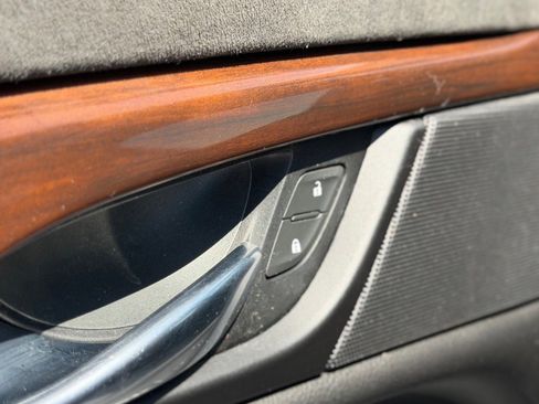 Used 2019 Cadillac Escalade ESV Luxury AWD/4WD image 31
