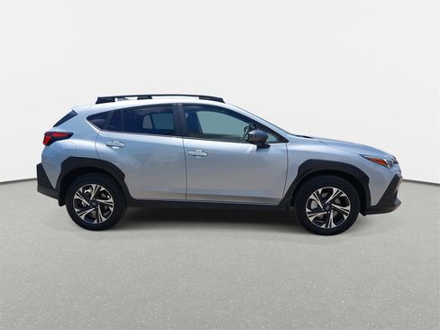 Used 2025 Subaru Crosstrek 2.0i Premium image 4