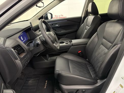 Certified 2026 Nissan Rogue Platinum AWD/4WD image 14