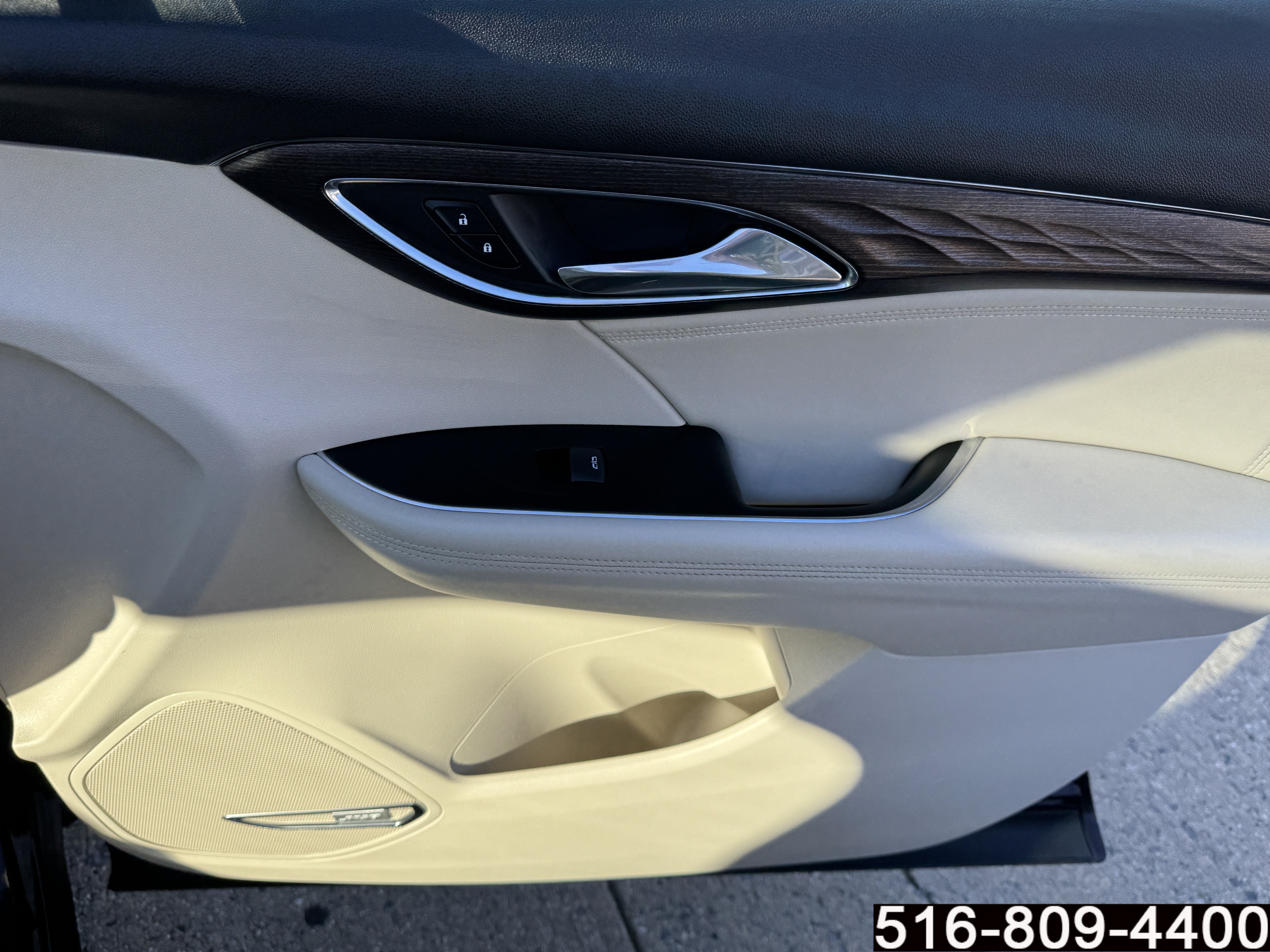 Used 2023 Buick Envision Avenir AWD/4WD image 32