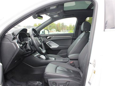 Used 2023 Audi Q3 2.0T Premium image 11