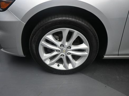 Used 2018 Chevrolet Malibu LT image 25