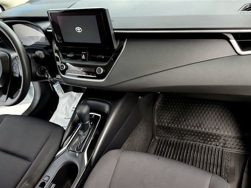 Certified 2023 Toyota Corolla LE image 28