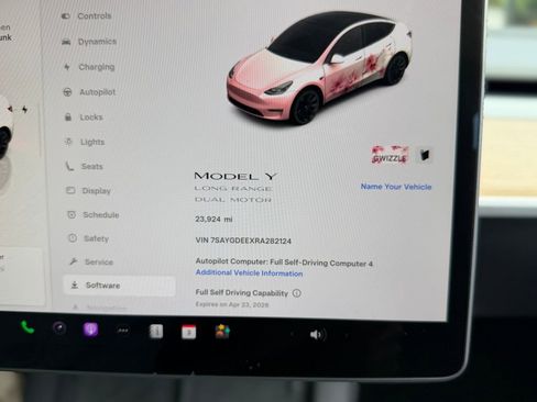 Used 2024 Tesla Model Y Long Range image 51