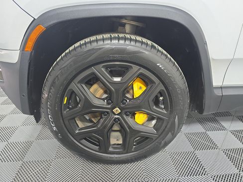 Used 2023 Rivian R1S Adventure AWD/4WD image 9
