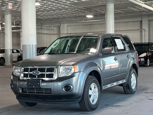 Used 2011 Ford Escape XLS w/ 101A Rapid Spec Order Code FWD image 4