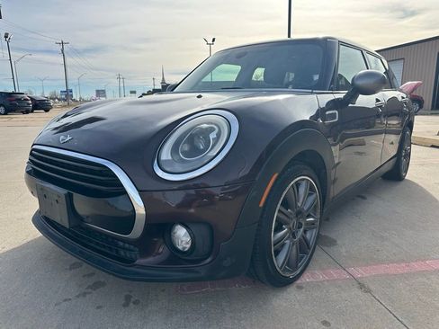 Used 2018 MINI Cooper Clubman w/ Cold Weather Package image 4
