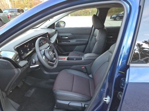 New 2026 Nissan Kicks SR w/ Cold Weather Package image 17