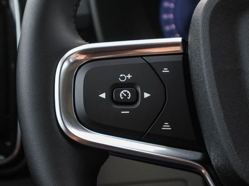 New 2026 Volvo XC40 B5 Plus w/ Protection Package Premier image 39