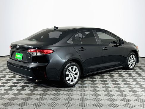 Used 2020 Toyota Corolla LE FWD image 8