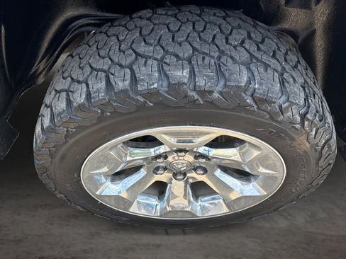 Used 2019 RAM 1500 Big Horn AWD/4WD image 18