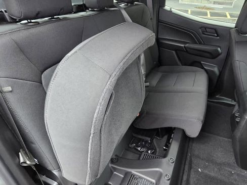 Used 2024 Chevrolet Colorado W/T w/ Technology Package image 18