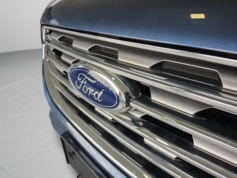 Used 2019 Ford Edge Titanium w/ Cold Weather Package AWD/4WD image 30